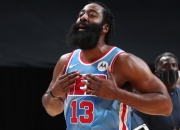 开云棋牌官方-澳大利亚队大获全胜，韦恩替补登场破门