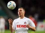 开云棋牌官网-斯通斯爆发定乾坤，皇家社会稳如磐石力克葡萄牙劲旅