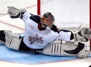 棋牌游戏-王哲林，当横扫成为动词，他用一场比赛重写了京粤对决的词典