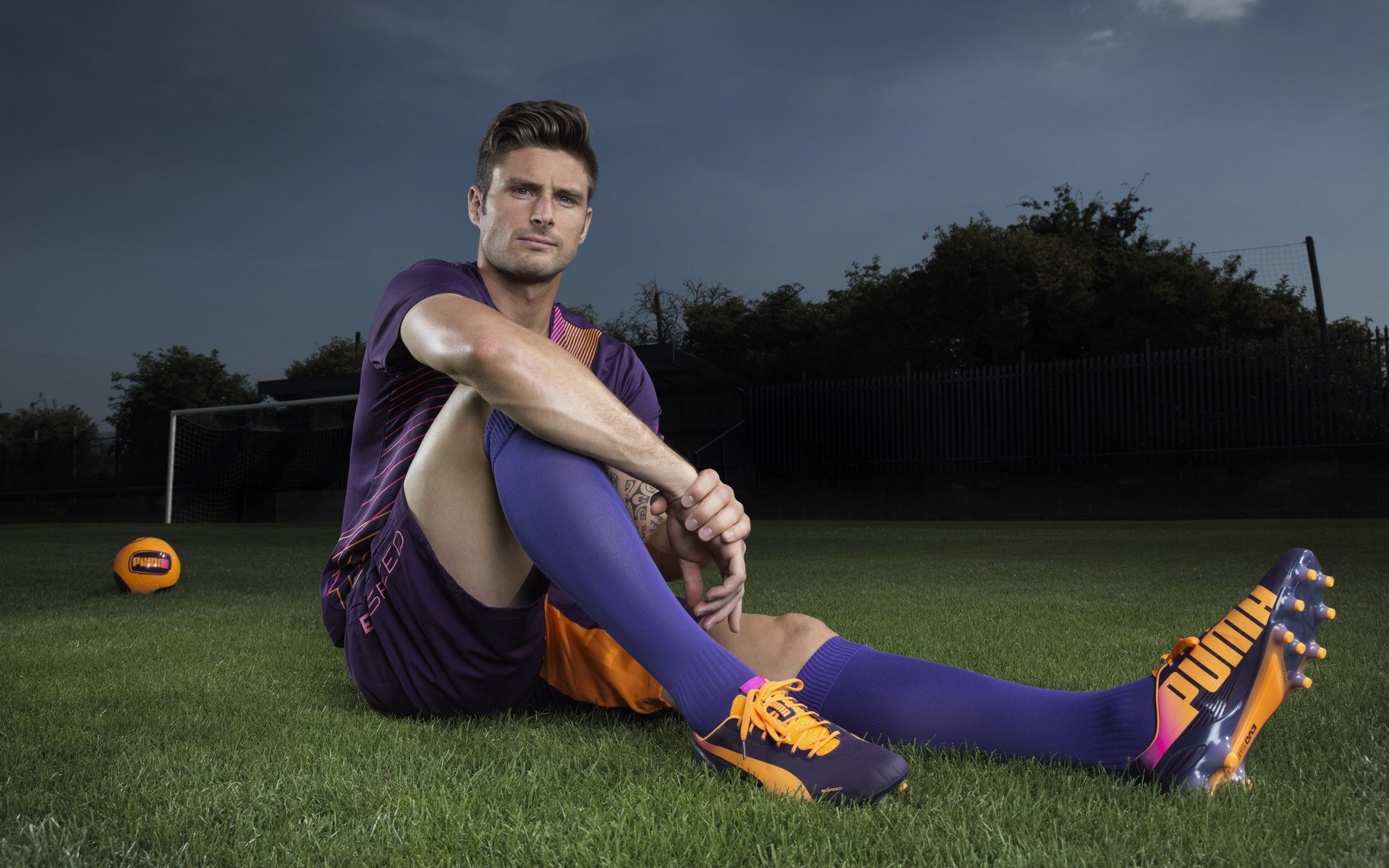 哈兰德独中三元引领切尔西横扫安哥拉，北欧神锋成蓝军新核