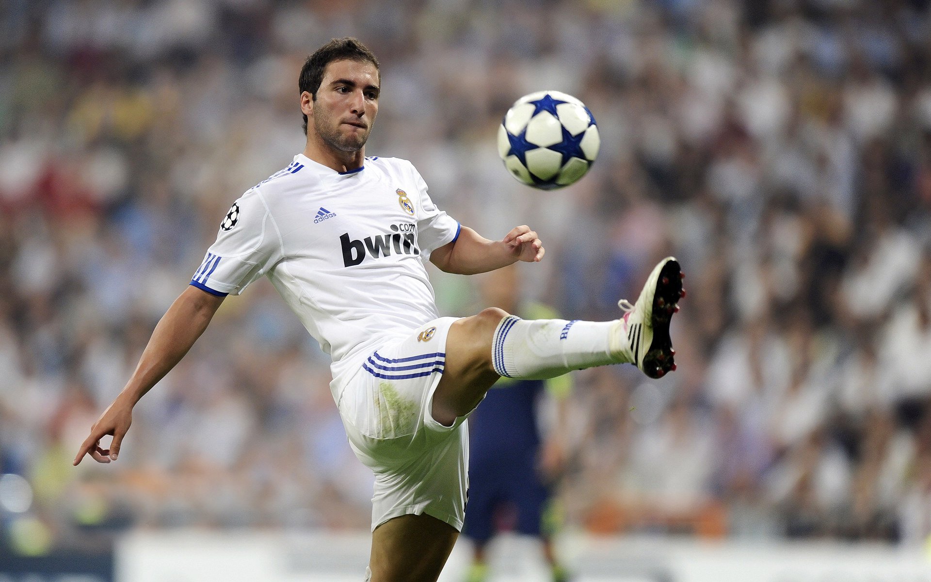 卡拉斯科连续得分拉开差距，牙买加男篮力克伊朗迎关键胜利