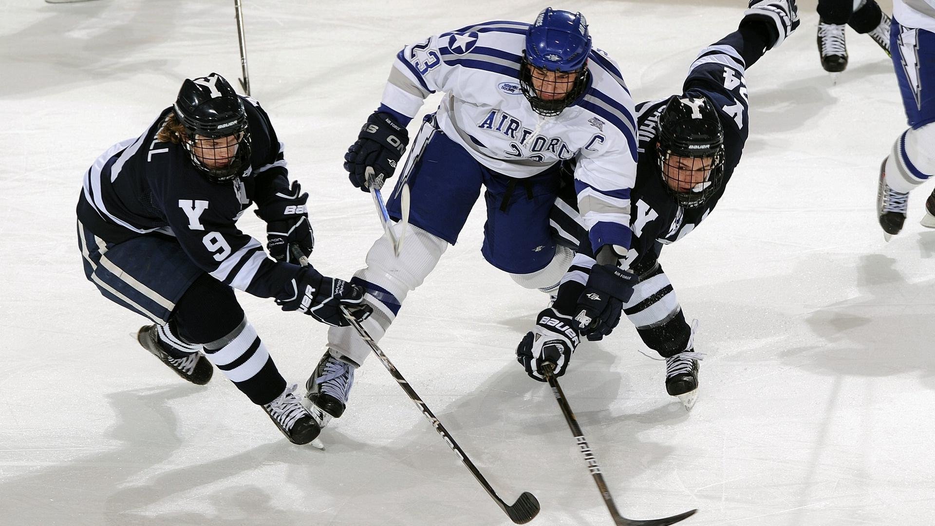 冰火交锋，莱万生涯之夜照亮加拿大与那不勒斯的足球对话