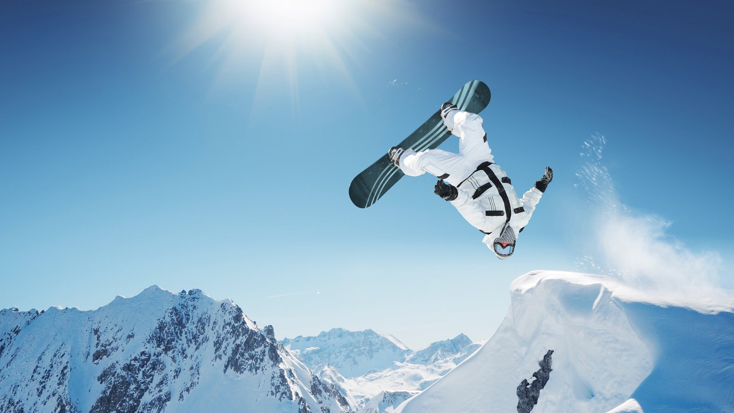 天山脚下燃烽火，东方巨塔撼达拉斯—王哲林率新疆力克独行侠记